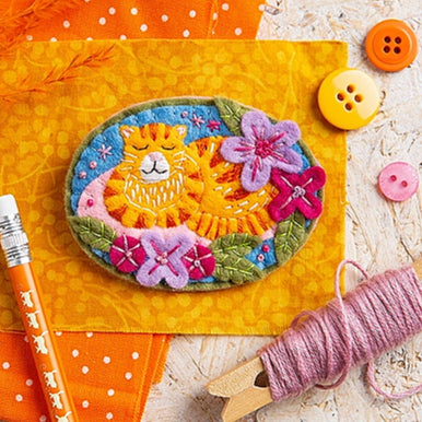 Ginger Cat Felt Brooch Kit image 2