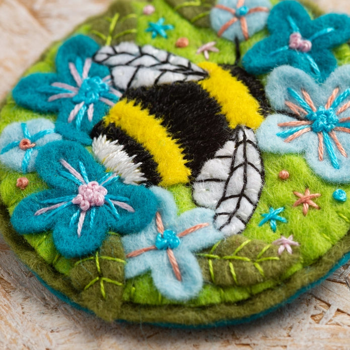 Bumble Bee Felt Brooch Kit image 2
