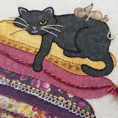 Cat on a Cushion Embroidery Kit image 2