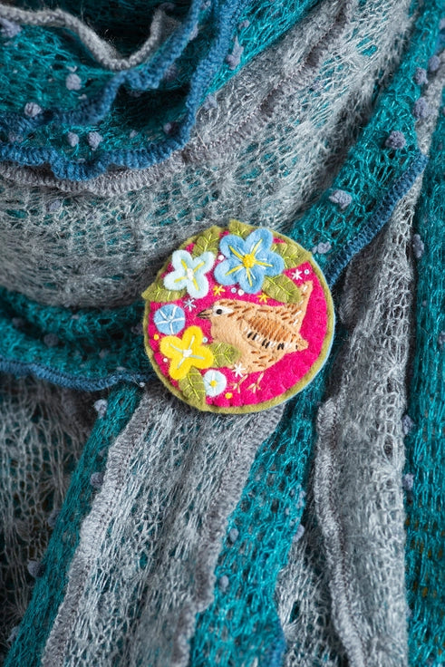 Wren Felt Brooch Kit image 1
