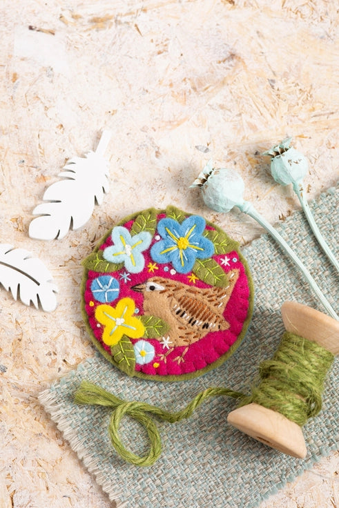Wren Felt Brooch Kit image 3